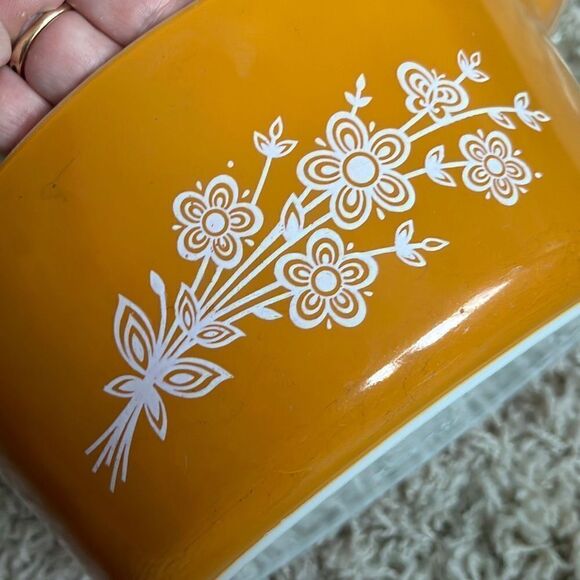 Vintage Pyrex Butterfly Gold 475-B Casserole Bowl with Lid 2.5 L - Picture 9 of 16